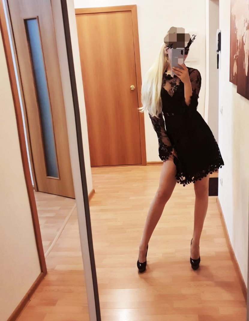 Александра привлекальеная девушка из Харцызска цена от 3000 руб