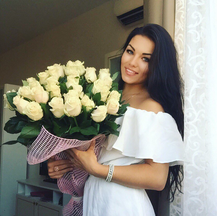 Стефани привлекательная девушка из Харцызска цена от 3500 руб