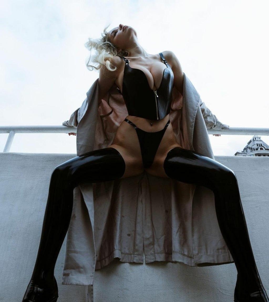 Ярослава привлекальеная девушка из Харцызска цена от 5000 руб