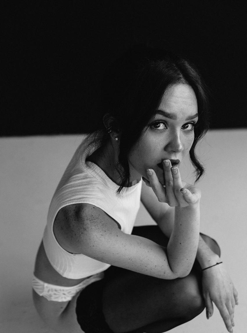 Алиночка привлекальеная девушка из Харцызска цена от 8000 руб