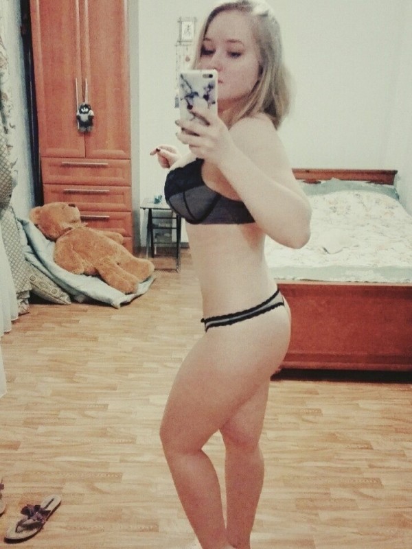 Лена привлекательная девушка из Харцызска цена от 3000 руб