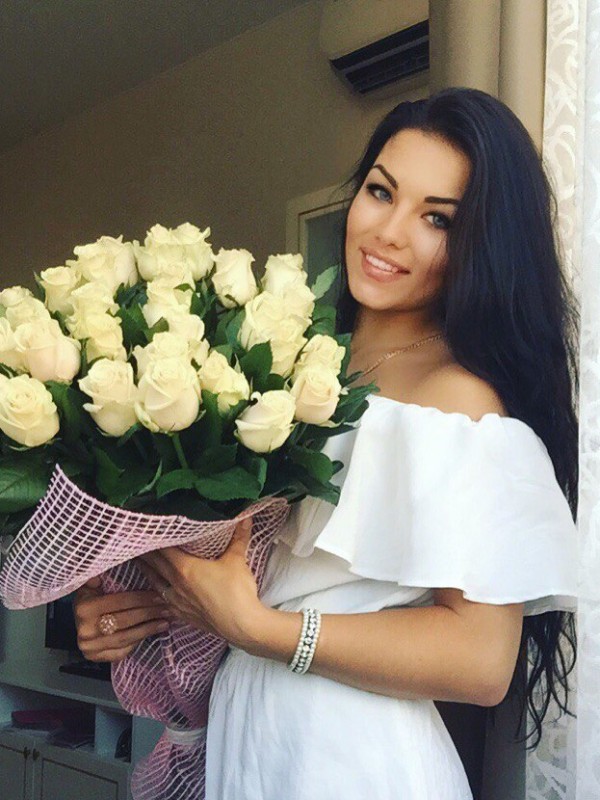 Стефани привлекательная девушка из Харцызска цена от 3500 руб