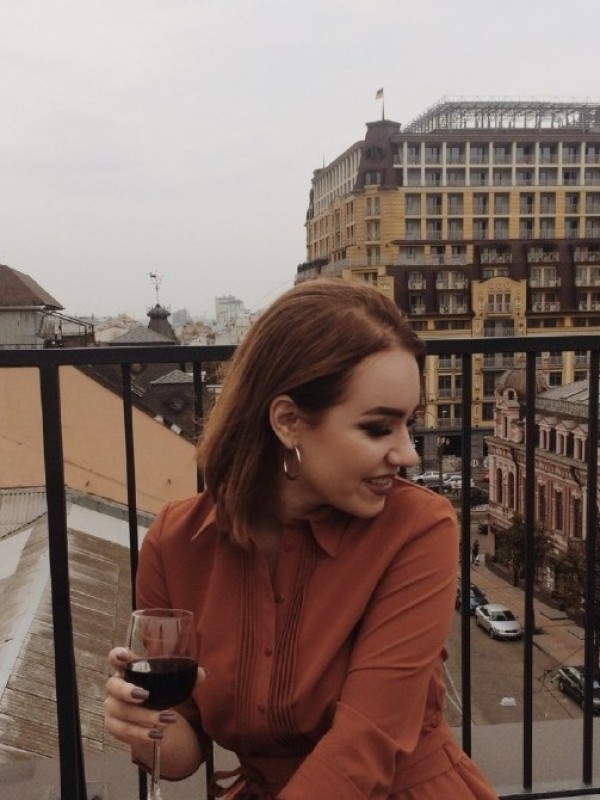 Ася привлекательная девушка из Харцызска цена от 3000 руб