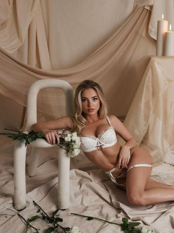 Галина привлекательная девушка из Харцызска цена от 10000 руб