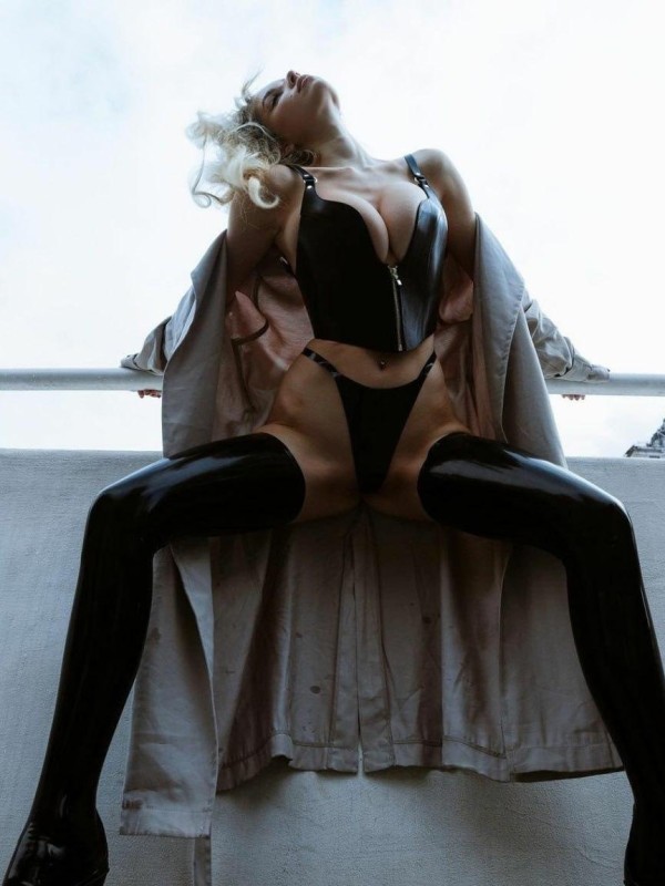 Ярослава привлекательная девушка из Харцызска цена от 5000 руб